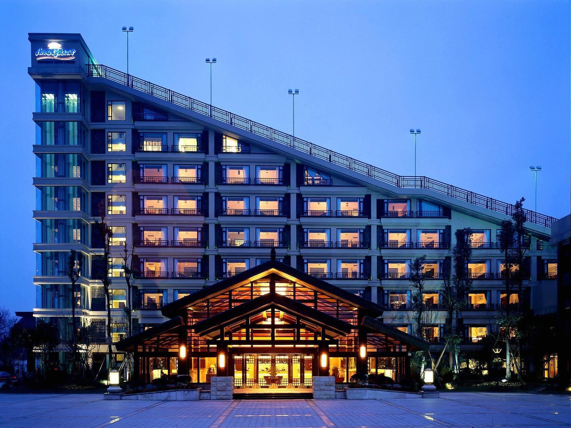 Howard Johnson Conference Resort Chengdu Dujiangyan Exterior photo