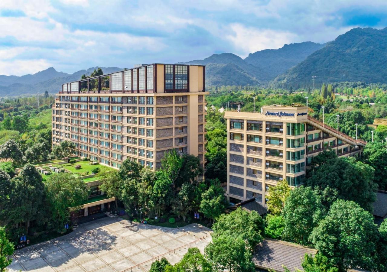 Howard Johnson Conference Resort Chengdu Dujiangyan Exterior photo